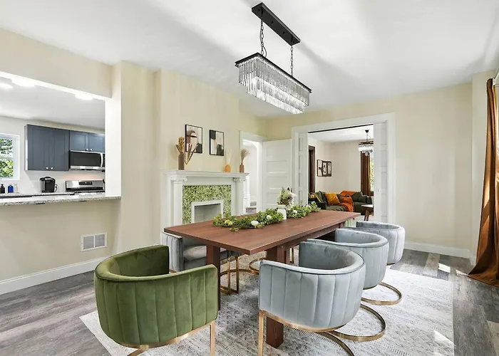 6 Bedroom - Game - Free Parking - Near Stadiums Pittsburgh