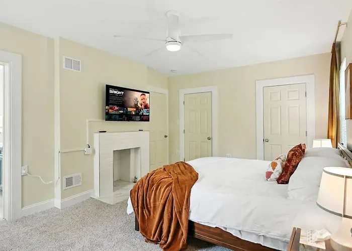 6 Bedroom - Game - Free Parking - Near Stadiums Сasa de vacaciones *
