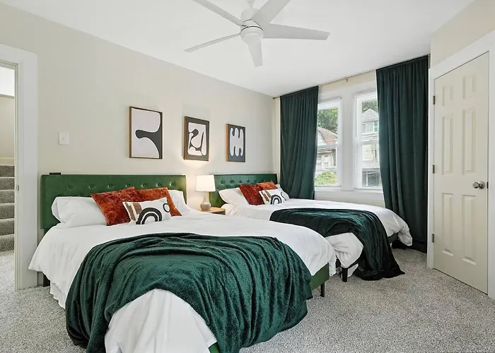 6 Bedroom - Game - Free Parking - Near Stadiums Сasa de vacaciones