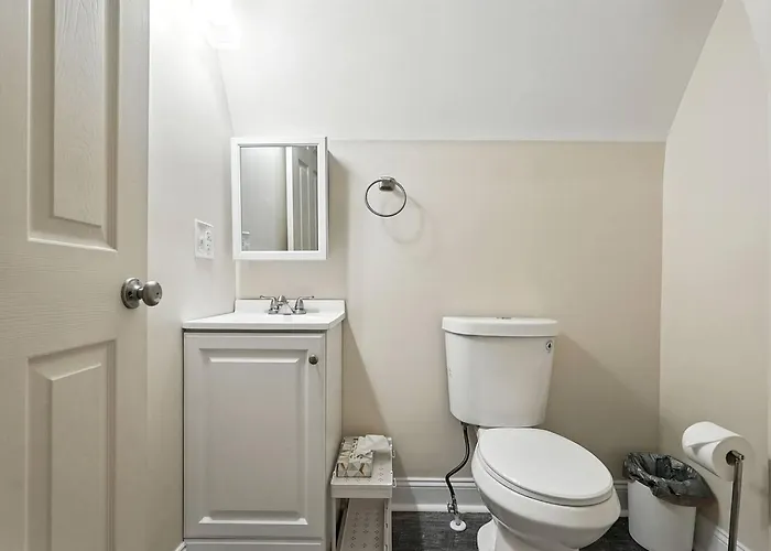 6 Bedroom - Game - Free Parking - Near Stadiums Сasa de vacaciones *