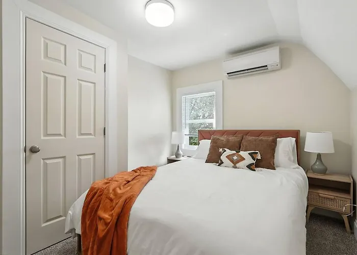6 Bedroom - Game - Free Parking - Near Stadiums * Pittsburgh
