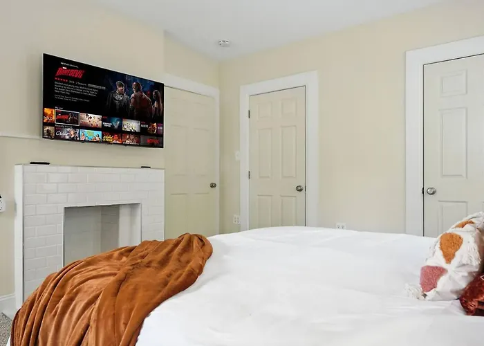 6 Bedroom - Game - Free Parking - Near Stadiums Сasa de vacaciones *