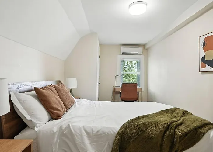 6 Bedroom - Game - Free Parking - Near Stadiums
