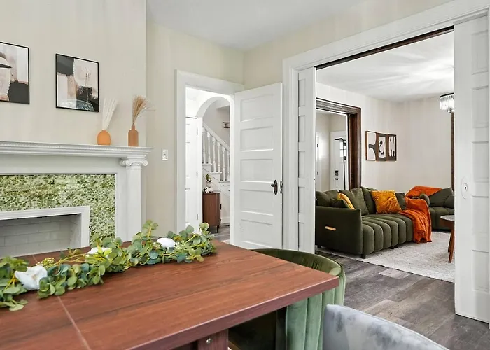 6 Bedroom - Game - Free Parking - Near Stadiums